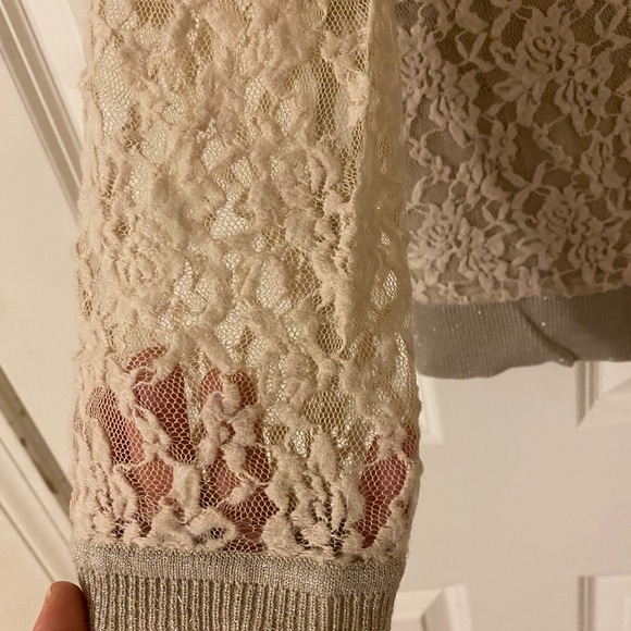 Pretty sweater - Picture 4 of 4